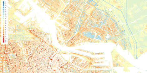 Kaart van Amsterdam waarop de temperaturen in verschillende gebieden worden aangeven.