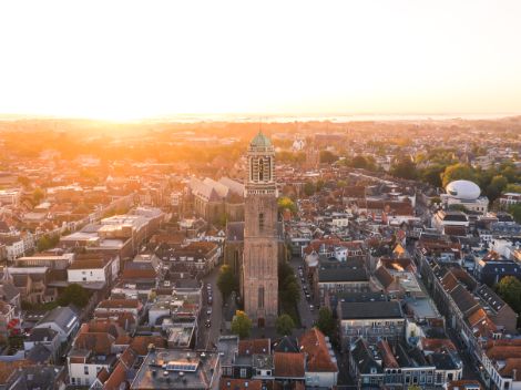 Een luchtfoto van Zwolle.